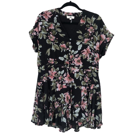 entro Dresses & Skirts - Entro Floral Short Sleeve Dress size Small